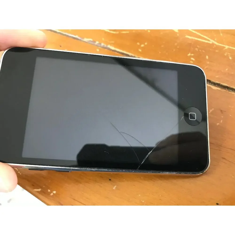 Vintage Apple iPod Touch 2nd Generation 8GB Black A1288 MB528LL WORKS